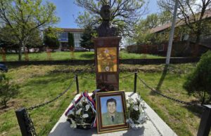 Položeni venci na grob heroja vodnika Dejana Mitića