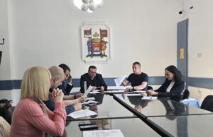 Izabrani direktori Apotekarske ustanove i Centra za socijalni rad, a glavne teme ipak (ne)dolazak članova i kasno zakazivanje Odbor za imenovanje grada Niša