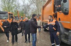 Niš dočekuje proleće sa metlom u ruci: Počelo veliko čišćenje kvartova Pavlović sa radnikom JKP Mediana