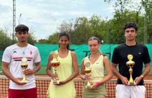 ZAVRŠEN ITF TURNIR NA TERENIMA TENISKE AKADEMIJE ŽIVKOVIĆ, NAJUSPEŠNIJA RUMUNKA Rumunka Sara Cozma, druga sa leve strane, šampionka i singla i dubla