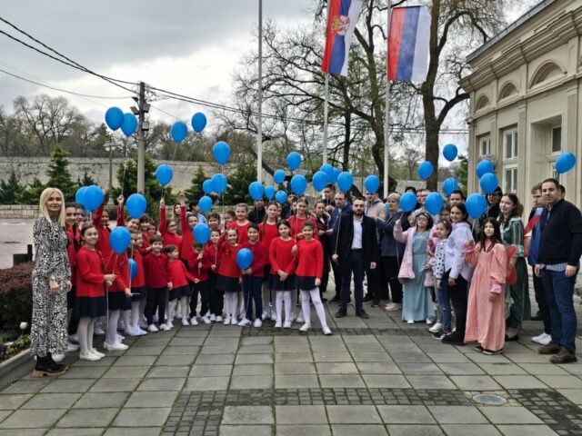 Svet u bojama spektra Svet u bojama spektra