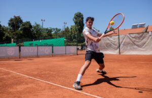 POČINJE ITF TURNIR NA TERENIMA TENISKE AKADEMIJE ŽIVKOVIĆ, STIŽU JUNIORI IZ CELOG SVETA Uroš Živković (TAŽ) u trci za titulu šampiona ITF turnira