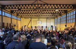 Više od 300 dece plesalo na festivalu folklora „Tvrđava tradicije” 3. Međunarodni festival folklora