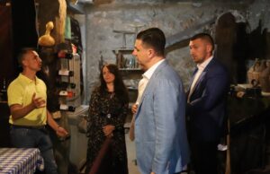 Otišao iz grada u Sićevo. Sad uspešno vodi konak, gde domaća hrana oduševljava strance Etno domaćinstvo Ramonda serbika u Sićevu