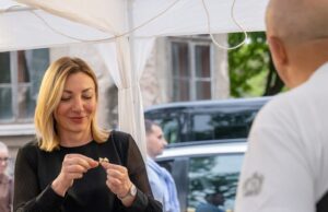 Ministarka Macura posetila Gastro fest: Žene i muškarci ravnopravni u očuvanju tradicije Ministarka Tatjana Macura na Gastro festu u Nišu