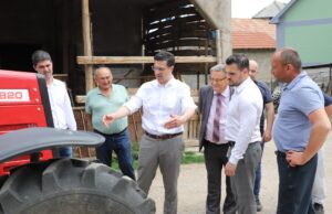 Gradsko rukovodstvo obišlo domaćinstvo u Sečanici: Uvek smo spremni da pomognemo razvoj poljoprivrednih gazdinstava Obilazak gazdinstvo porodice Mihajlović u Sečanici