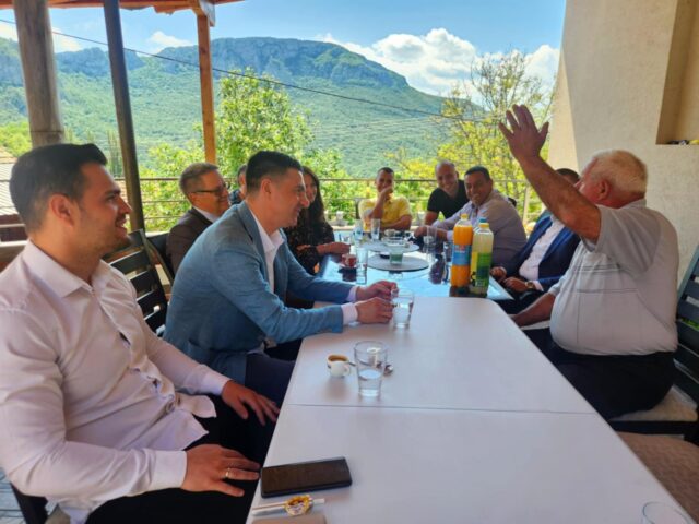 Obilazak porodice Vacić iz Sićeva