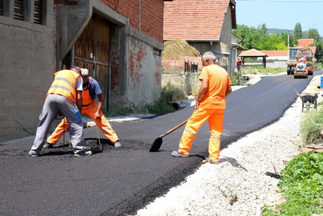 Asvaltiranje selo Hum