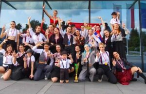Prvo mesto za reprezentaciju Srbije na Svetskom kupu u plesu – Contra Dance Studio iz Niša pehar kući Contra Dance Studio iz Niša