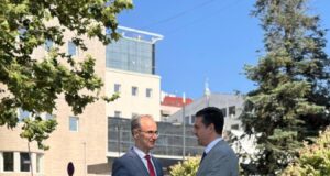 prof, dr Đuro Macuta i Dragoslav Pavlović