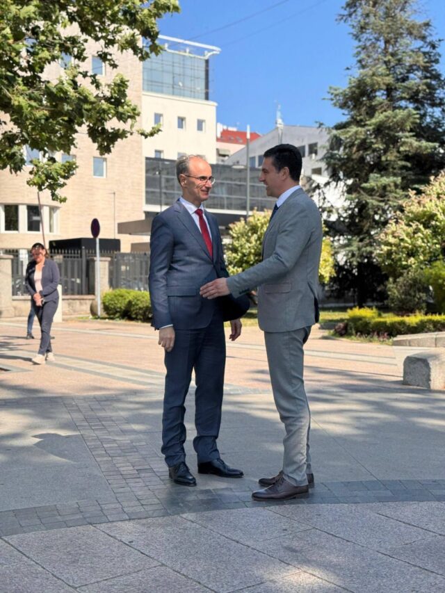 prof, dr Đuro Macuta i Dragoslav Pavlović