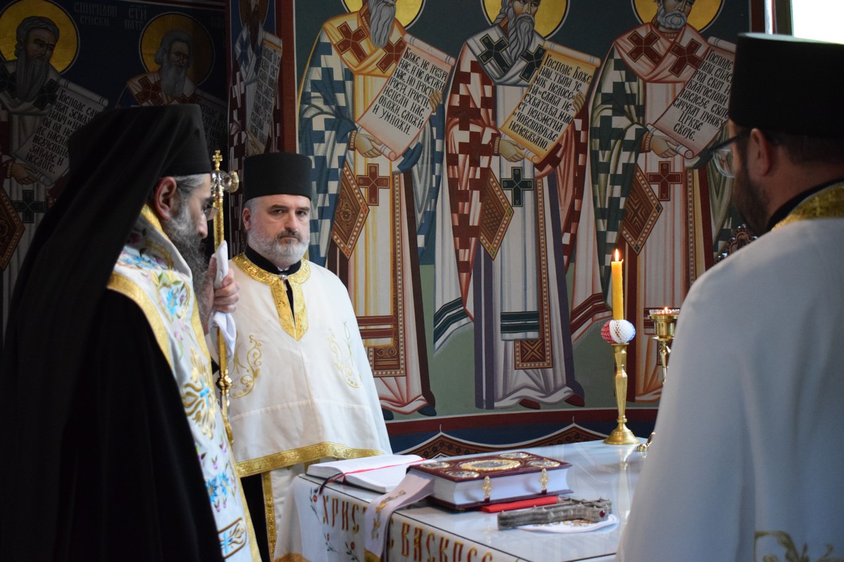Mitropolit Arsenije liturgija 