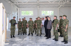 Ministar odbrane Bratislav Gašić obišao infrastrukturne radove u niškim kasarnama Ministar odbrane Bratislav Gašić obilazak kasarni u Nišu
