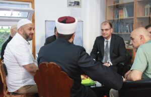 Čestitka predsednik Gradske opštine Medijana povodom Kurban bajrama Predstavnici Grada Niša i opštine Medijana u Islam-aginoj džamiji u Nišu