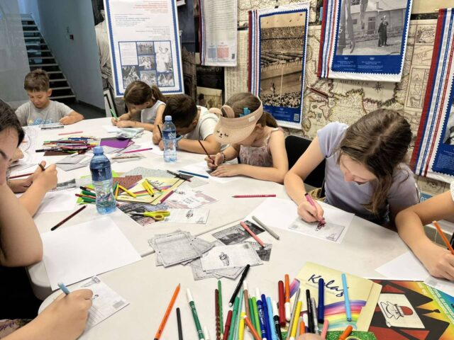 Mali kreativci u Arhivu