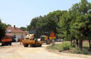 Obnavlja se 16,5 km puta koji povezuje Popovac, Mezgraju i Donju Trnavu Asvaltiranje i rehabilitacija puta
