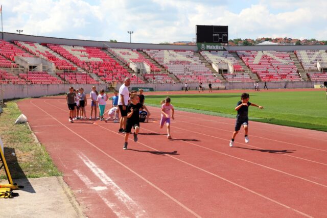 Atletika na stadionu Čair