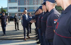 Premijer Macut i ministar Dačić uručili osam rezervoara za vodu opštini Svrljig Premijer Macut