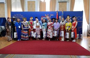 Plesači sa svih meridijana svojim plesom i narodnim nošnjama obasjali Niš i Gradsku kuću 18. Međunarodnog studentskog festivala