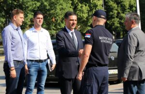 Pavlović obišao Upravu za vanredne situacije: Spremni da reaguju za minut, apel građanima na oprez Obilazak nišku Upravu za vanredne situacije