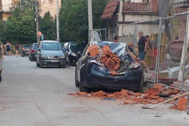 Oštećen automobil