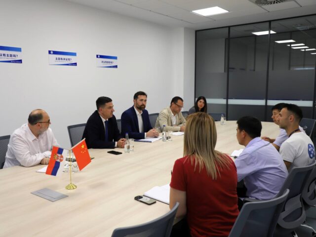 Predstavnici grada i NSZ-a obilaze kompanije u Nišu Predstavnici grada i NSZ-a obilaze kompanije u Nišu