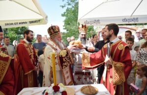 Hramovna slava i osvećenje parohijskog doma u Pasi Poljani Slava crkve u Pasi Poljani