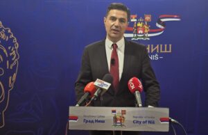 „Želimo da olakšamo roditeljima septembar“ – gradonačelnik Niša o pomoći do 20.000 dinara Dragoslav Pavlović