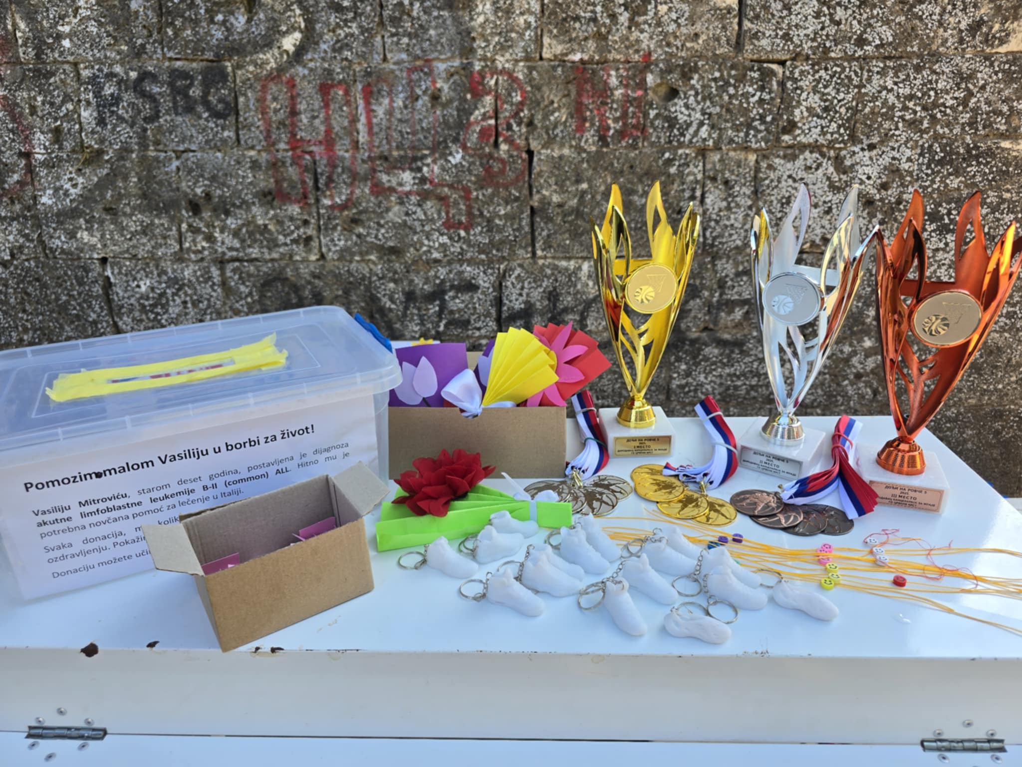 Humanitarna kutija, medalje i pehari