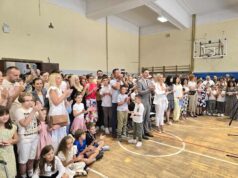 Đaci prvaci u Nišu dočekali 1. septembar – radost, trema i podrška grada Đaci prvaci OŠ Vožd Karađorđe