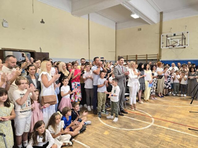 Đaci prvaci OŠ Vožd Karađorđe