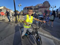 Dan bez automobila u Nišu: umesto vozila u ulici Nikole Pašića trotineti, roleri, bicikli i pešaci Dan bez automobila u Nišu