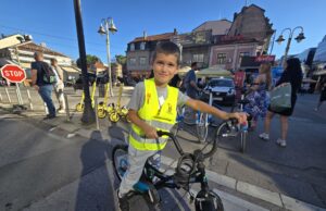 Dan bez automobila u Nišu: umesto vozila u ulici Nikole Pašića trotineti, roleri, bicikli i pešaci Dan bez automobila u Nišu