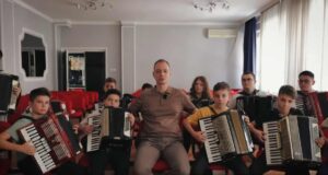 Niš ima najboljeg profesora u regionu – Predrag Jovanović finalista svetskog takmičenja u Dubaiju (VIDEO) Predrag Jovanović i učenici Muzičke škole u Nišu