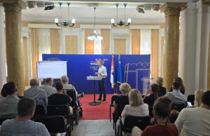 Umesto vozova kroz grad, planira se tramvaj koji će ići kružnom trasom Prezentacija Plana održive urbane mobilnosti