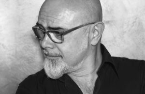 Niški pisac Saša Buđevac dobitnik nagrade „Miroslav Dereta” za roman „Ljubavi kišnih seni” Saša Buđevac dobitnik nagrade Miroslav Dereta