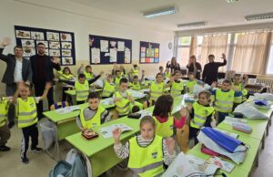 Poklon paketi za sve prvake na teritoriji Gradske opštine Medijana Poklon paketi za sve prvake na teritoriji Gradske opštine Medijana