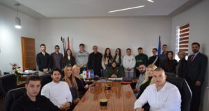 Projekat POMAK povezuje mlade iz Niša i Sjenice kroz dijalog i razumevanje Projekat POMAK