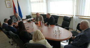 Bratimljenje gradova: Niš i Danilovgrad otvaraju vrata saradnji Delegacije Danilovgrada u Skupštini grada Niša