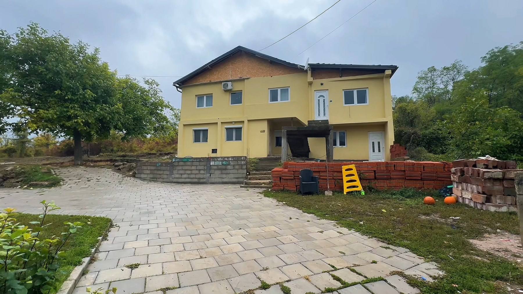 Dom porodice Radenković
