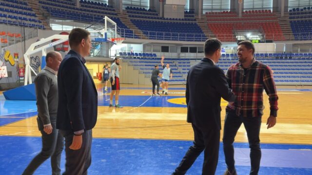 Gradonačelni, zamenik i većnik za sport obišli KK Niš Gradonačelni, zamenik i većnik za sport obišli KK Niš