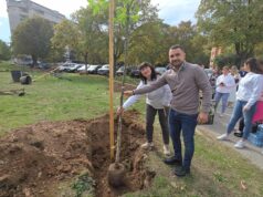 Nikao Vrt nade i kutak sećanja kod Tutinog igrališta – podrška ženama koje se bore sa rakom dojke Ivana Jovanović i Miloš Nešić