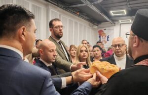 Srpska napredna stranka u Nišu obeležila krsnu slavu – Sveta Petku U prostorijama Srpske napredne stranke u Nišu Krsna Slaca SNS-a obeležena u Nišu