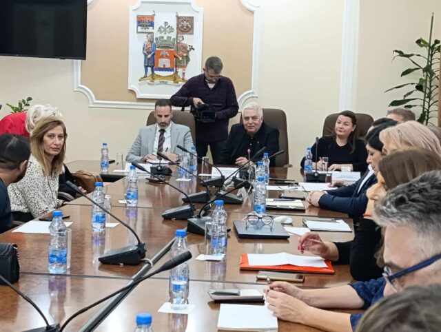 Ministar informisanja sa niškim medijskim radnicima o finansiranju