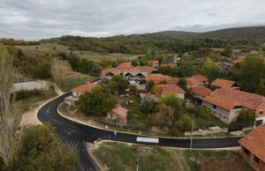 Obnavljaju se seoski putevi u GO Crveni Krst – uloženo 750 miliona dinara Obnovljeni putevi kroz Leskovik, Rujnik, Hum, Brenica i Kamenica