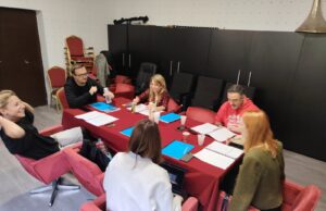 Održana prva čitaća proba tragikomedije „Balon” u Narodnom pozorištu Niš