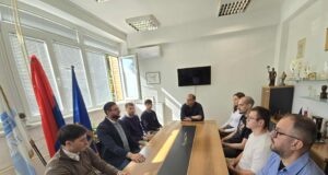 Za osmehe mališana: GO Medijana održala prijem za humane basketaše Prijem za učesnike humanitarnog turnira u basketu Medijana open 3x3