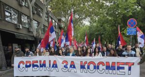 I Dačić na skupu podrške Srbima sa Kosmeta u Nišu. Naprednjaci izbrojali 10.000 ljudi Srbija za Kosmet