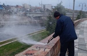 Uklonjeni grafiti sa nacističkim simbolima duž niškog keja Uklananje nacistički simboli