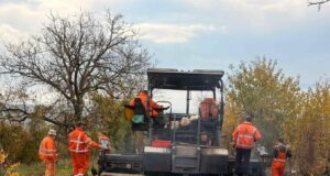 Pri kraju asfaltiranje puta od Čegra prema Donjem Matejevcu Asfaltiranje puta od Čegra prema Donjem Matejevcu